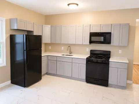 268 21st St #3C, Irvington, NJ 07111