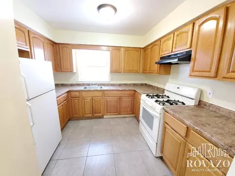 24 22nd St #2C, Irvington, NJ 07111