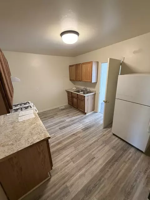 1826 Charles Ave, Kalamazoo, MI 49048