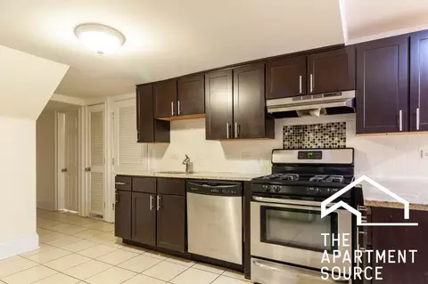 877 W Lill Ave #D1, Chicago, IL 60614