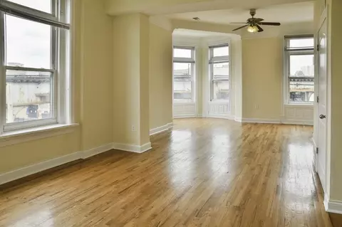 3358 N Sheffield Ave #2, Chicago, IL 60657