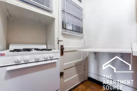 3914 N Pine Grove Ave #3E, Chicago, IL 60613