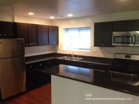 2542 W Fitch Ave #2, Chicago, IL 60645