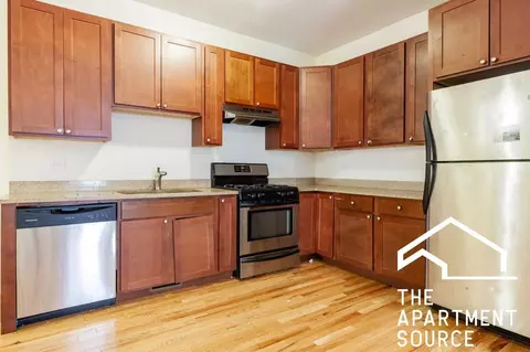3820 N Sheffield Ave #1, Chicago, IL 60613