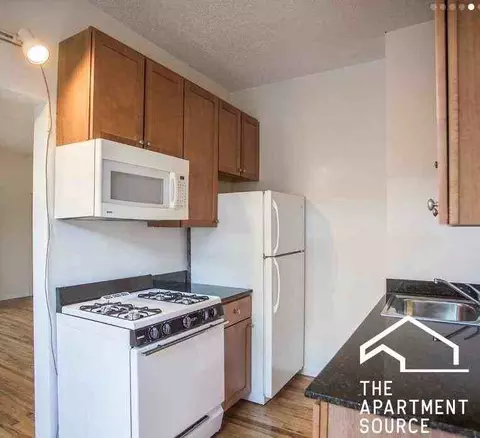 4242 N Sheridan Rd #102, Chicago, IL 60613