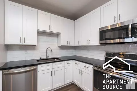 3833 N Broadway St #305, Chicago, IL 60613