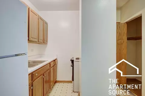 4180 N Marine Dr #110, Chicago, IL 60613