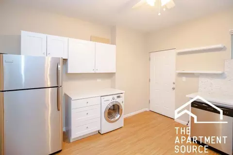 2445 N Clybourn Ave #1R, Chicago, IL 60614