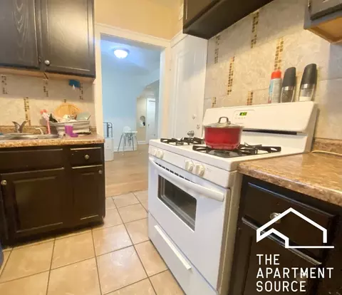 4454 W Diversey Ave #2E, Chicago, IL 60639