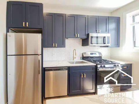 2020 W Montrose Ave #2C, Chicago, IL 60618