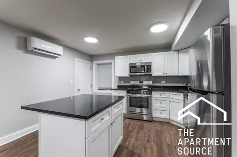 5736 N Winthrop Ave #013, Chicago, IL 60660