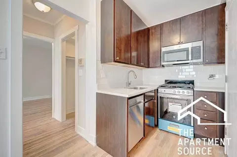 3300 W Schubert Ave #2B, Chicago, IL 60647