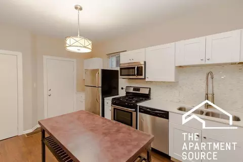 2445 N Clybourn Ave #1F, Chicago, IL 60614