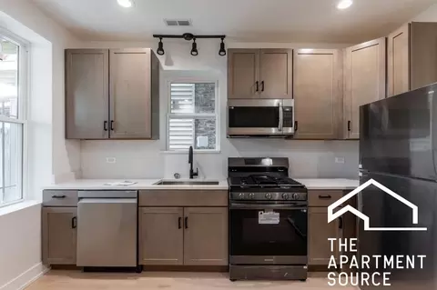 2943 N Gresham Ave #1, Chicago, IL 60618