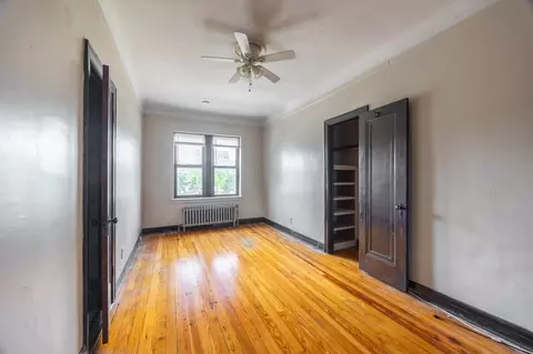 948 W Cuyler Ave #103, Chicago, IL 60613