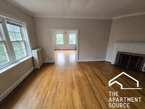 1111 Lake St #2, Chicago, IL 60201