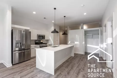 2247 W Lawrence Ave #2, Chicago, IL 60625