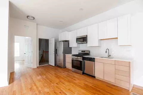3107 N Harding Ave #2W, Chicago, IL 60618