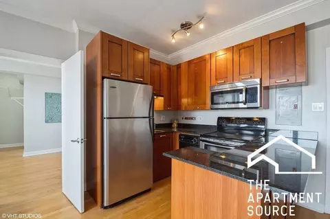 732 W Bittersweet Pl #508, Chicago, IL 60613