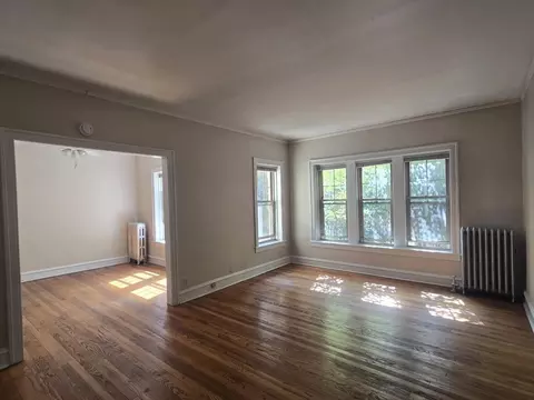 828 Reba Pl #1S, Evanston, IL 60202