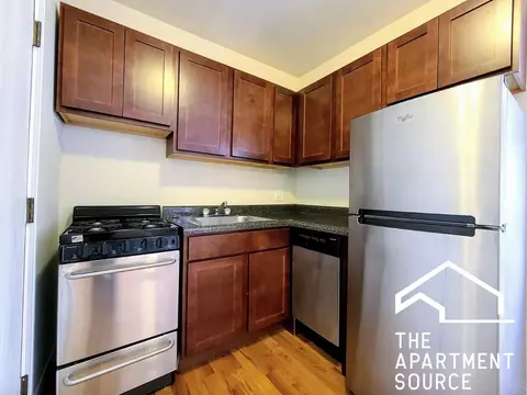 821 W Cornelia Ave #313, Chicago, IL 60657