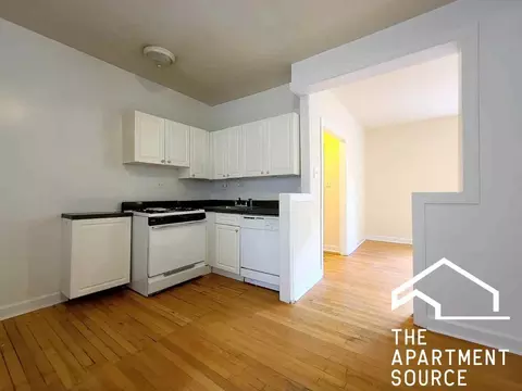 3720 N Pine Grove Ave #E2, Chicago, IL 60613