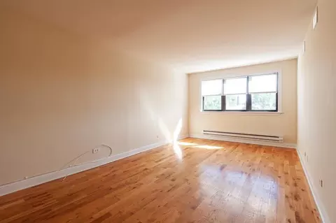 555 W Arlington Pl #308, Chicago, IL 60614