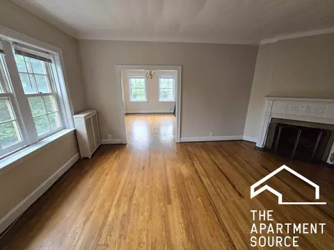 1111 Lake St #3, Chicago, IL 60201