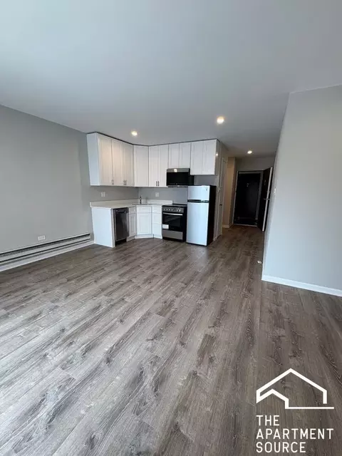 1128 Des Plaines Ave #304, Forest Park, IL 60130