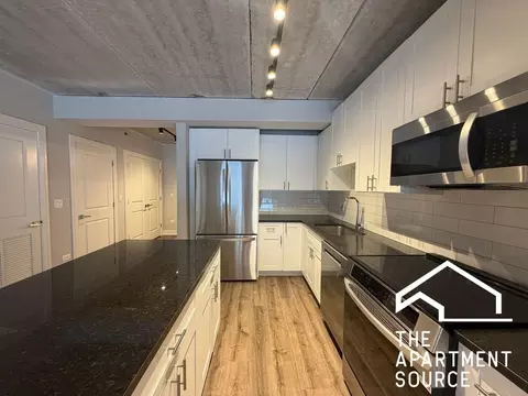 952 W Carmen Ave #409, Chicago, IL 60640
