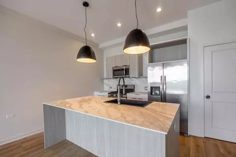 3207 N Narragansett Ave #307, Chicago, IL 60634