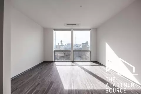 2340 N California Ave #303, Chicago, IL 60647