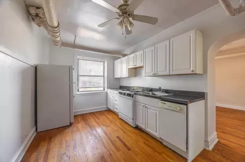 2415 W Sunnyside Ave #G, Chicago, IL 60625