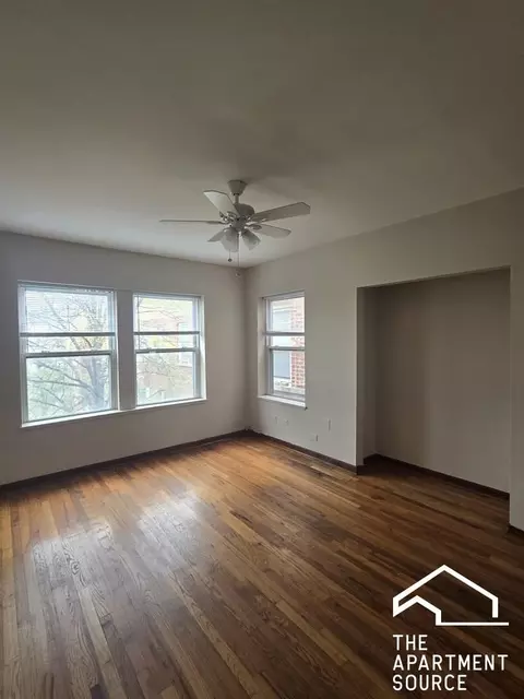 3157 W Argyle St #3E, Chicago, IL 60625