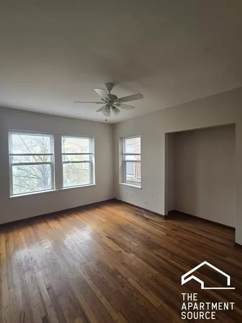 3157 W Argyle St #3E, Chicago, IL 60625