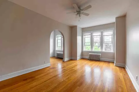 1145 W Morse Ave #310, Chicago, IL 60626
