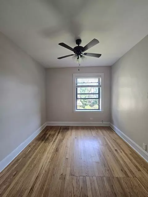 718 Reba Pl #2N, Evanston, IL 60202
