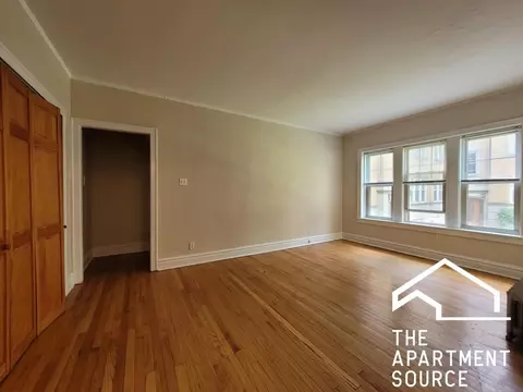 910 Reba Pl #2S, Evanston, IL 60202