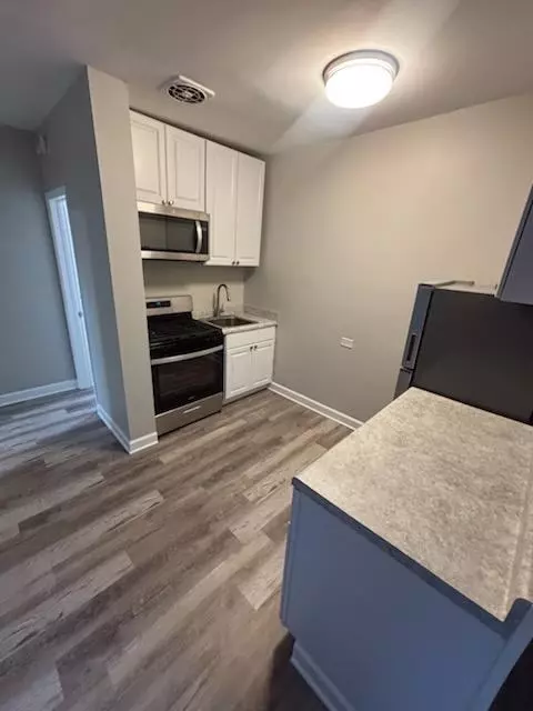 5565 W 95th St #2R, Oak Lawn, IL 60453