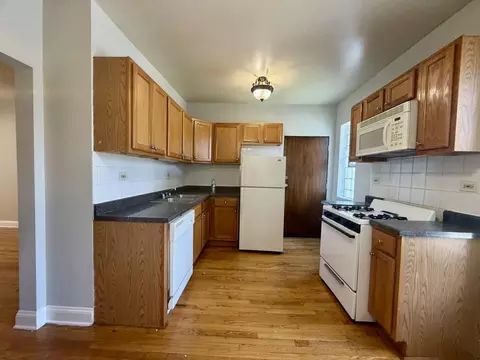4231 N Paulina St #E2, Chicago, IL 60613