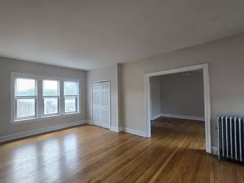 830 Reba Pl #3S, Evanston, IL 60202