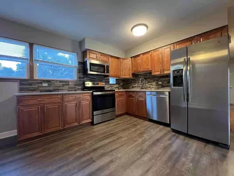 13 Scotdale Rd #1, La Grange Park, IL 60526