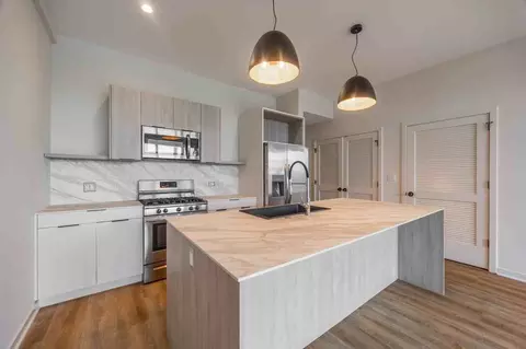 6340 W Belmont Ave #306, Chicago, IL 60634
