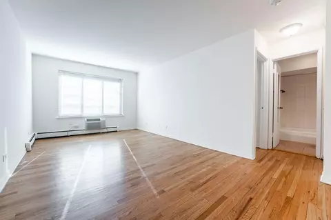 540 W Roscoe St #276, Chicago, IL 60657