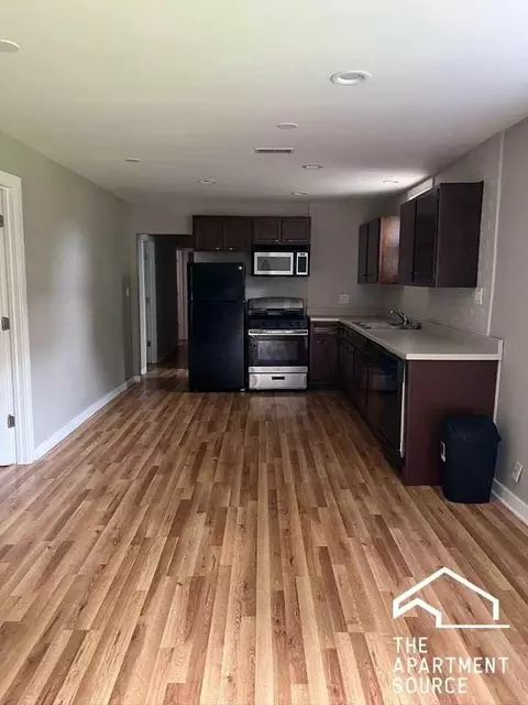 1037 W Polk St #1R, Chicago, IL 60607