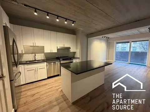 952 W Carmen Ave #603, Chicago, IL 60640