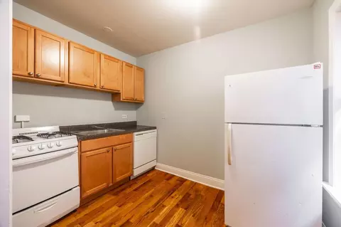 1347 N Dearborn St #406, Chicago, IL 60610