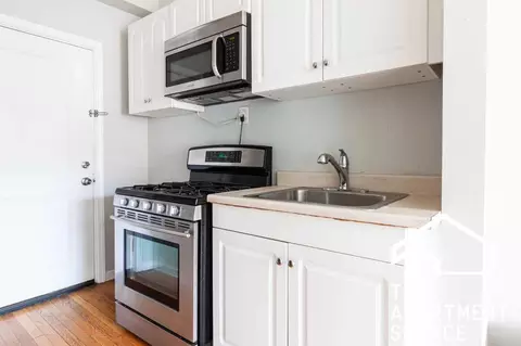 744 W Addison St #W1, Chicago, IL 60613