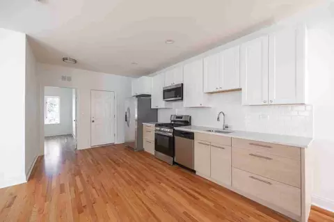 3107 N Harding Ave #2N, Chicago, IL 60618