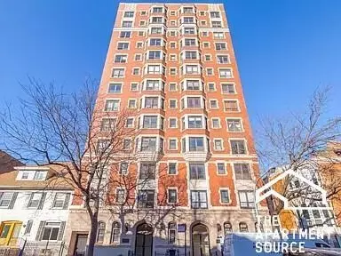 732 W Bittersweet Pl #302, Chicago, IL 60613